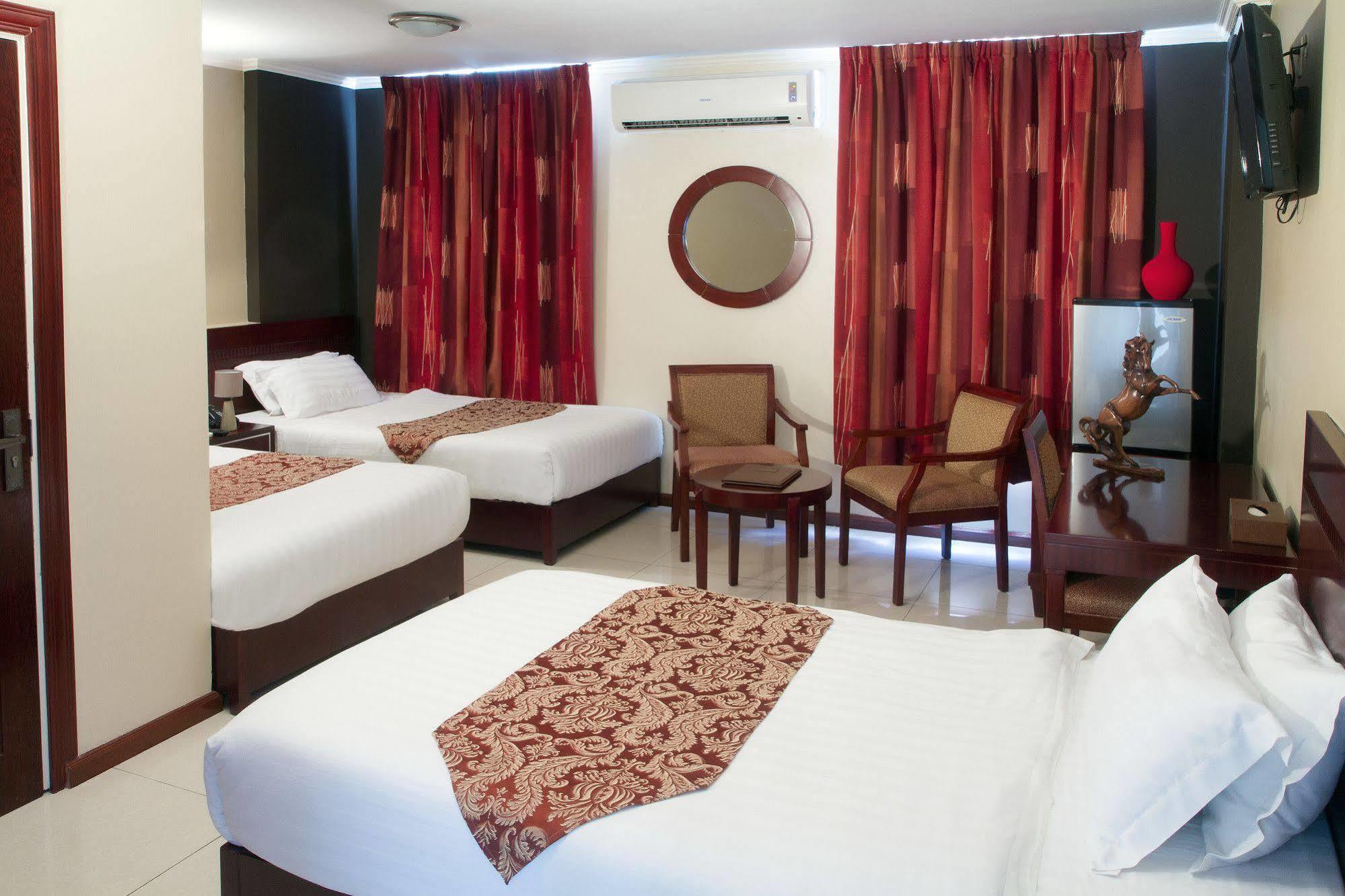 פרמריבו Hotel Palacio מראה חיצוני תמונה